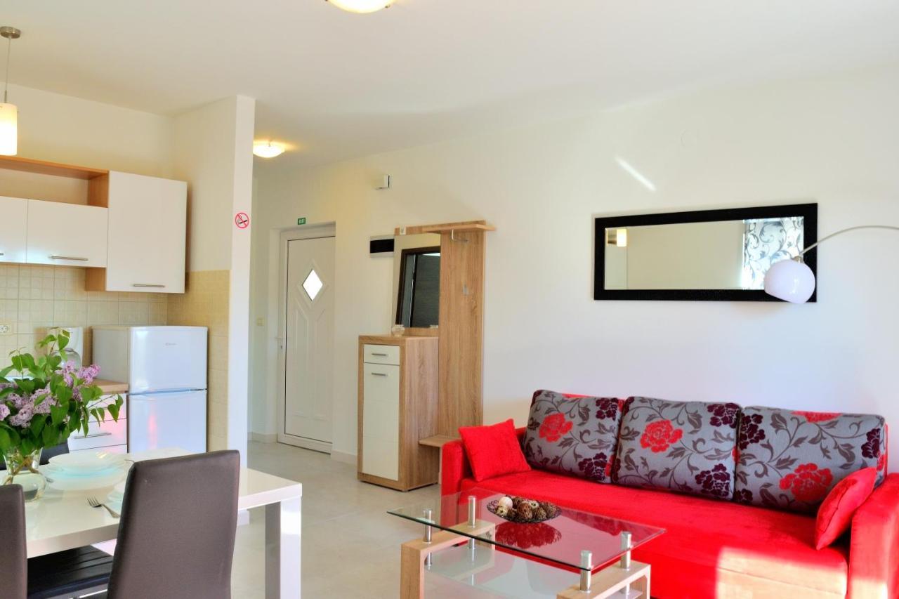 Apartment Domus Lauri Umag Ngoại thất bức ảnh