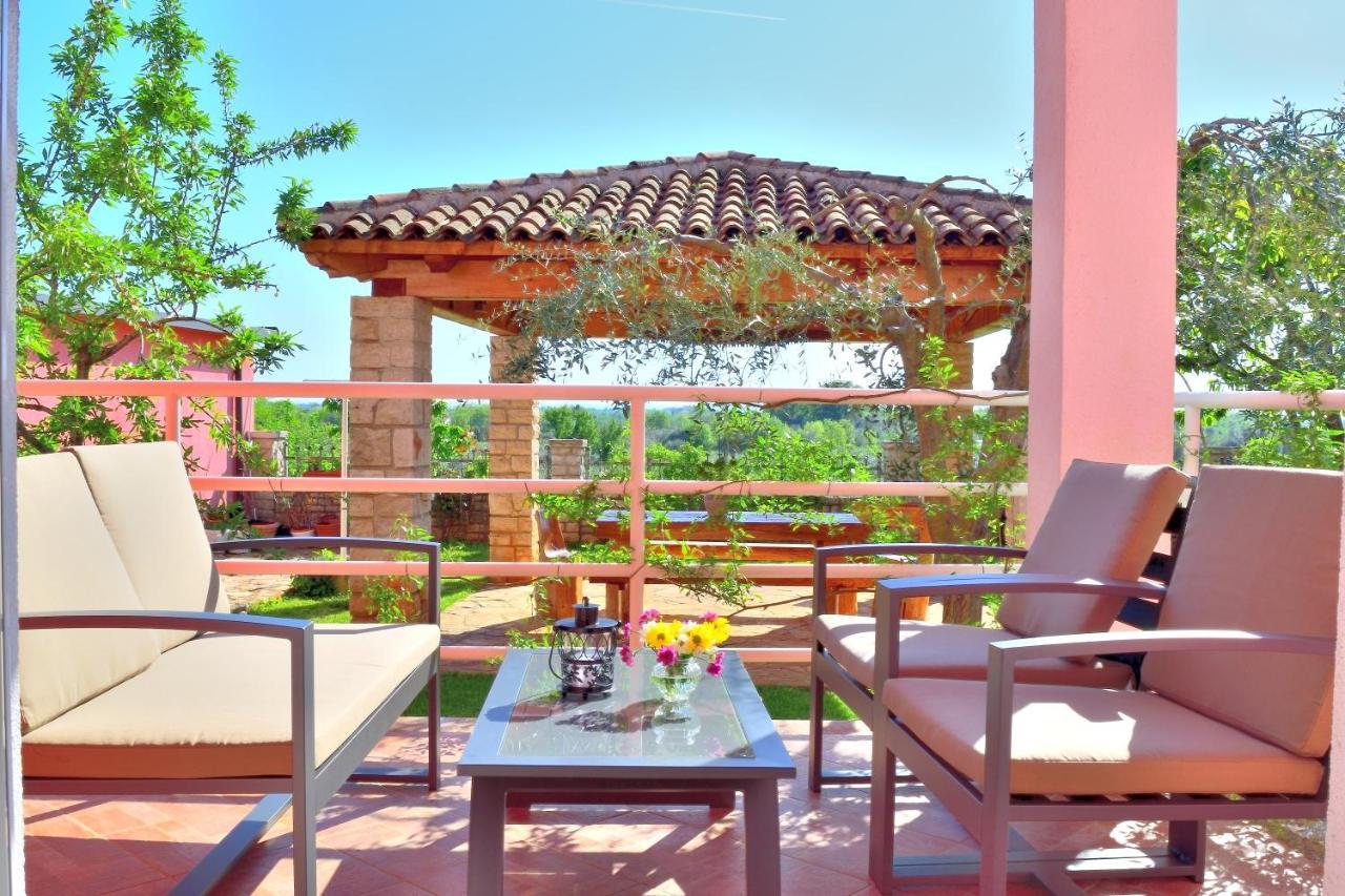 Apartment Domus Lauri Umag Ngoại thất bức ảnh