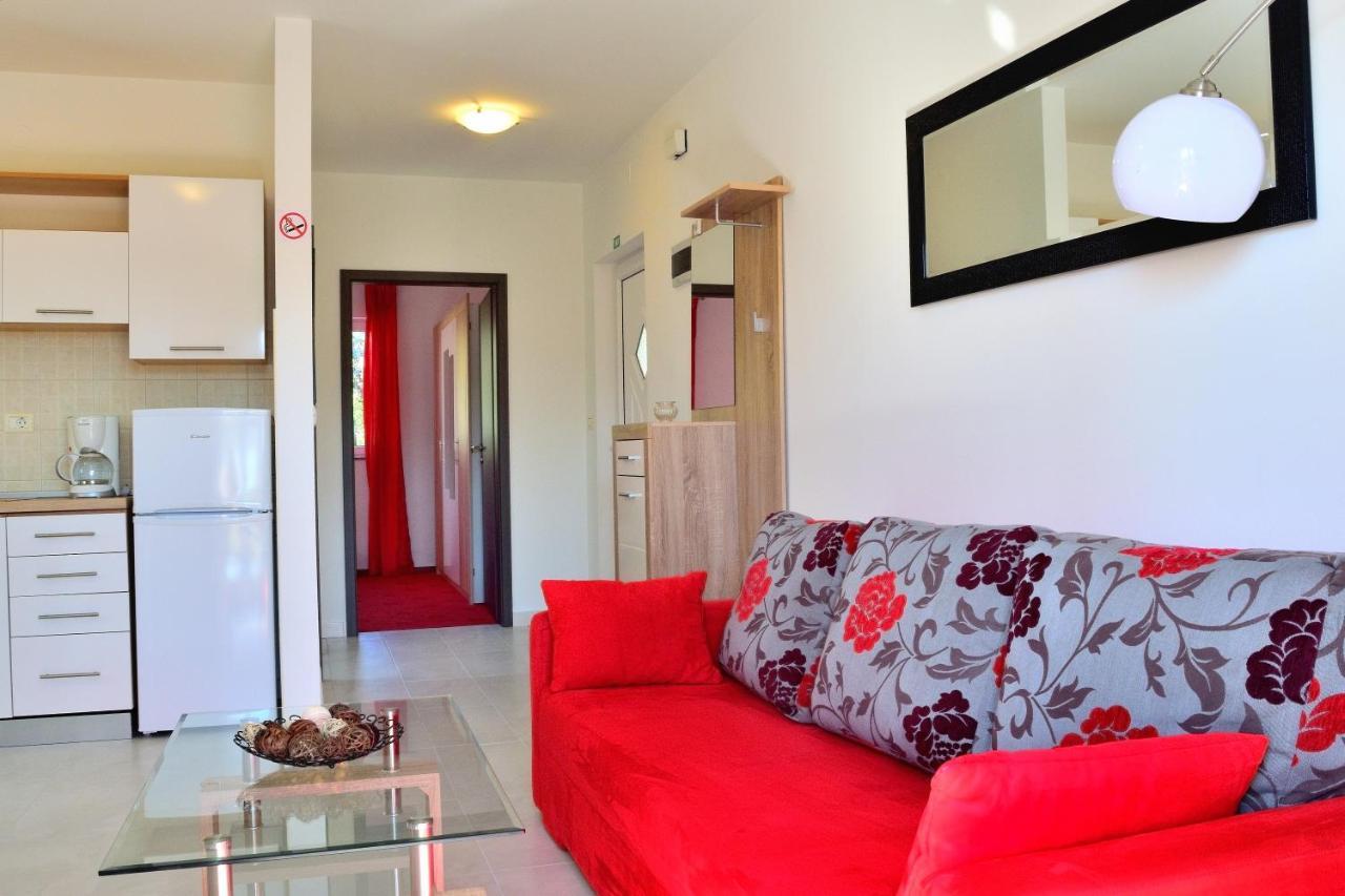 Apartment Domus Lauri Umag Ngoại thất bức ảnh