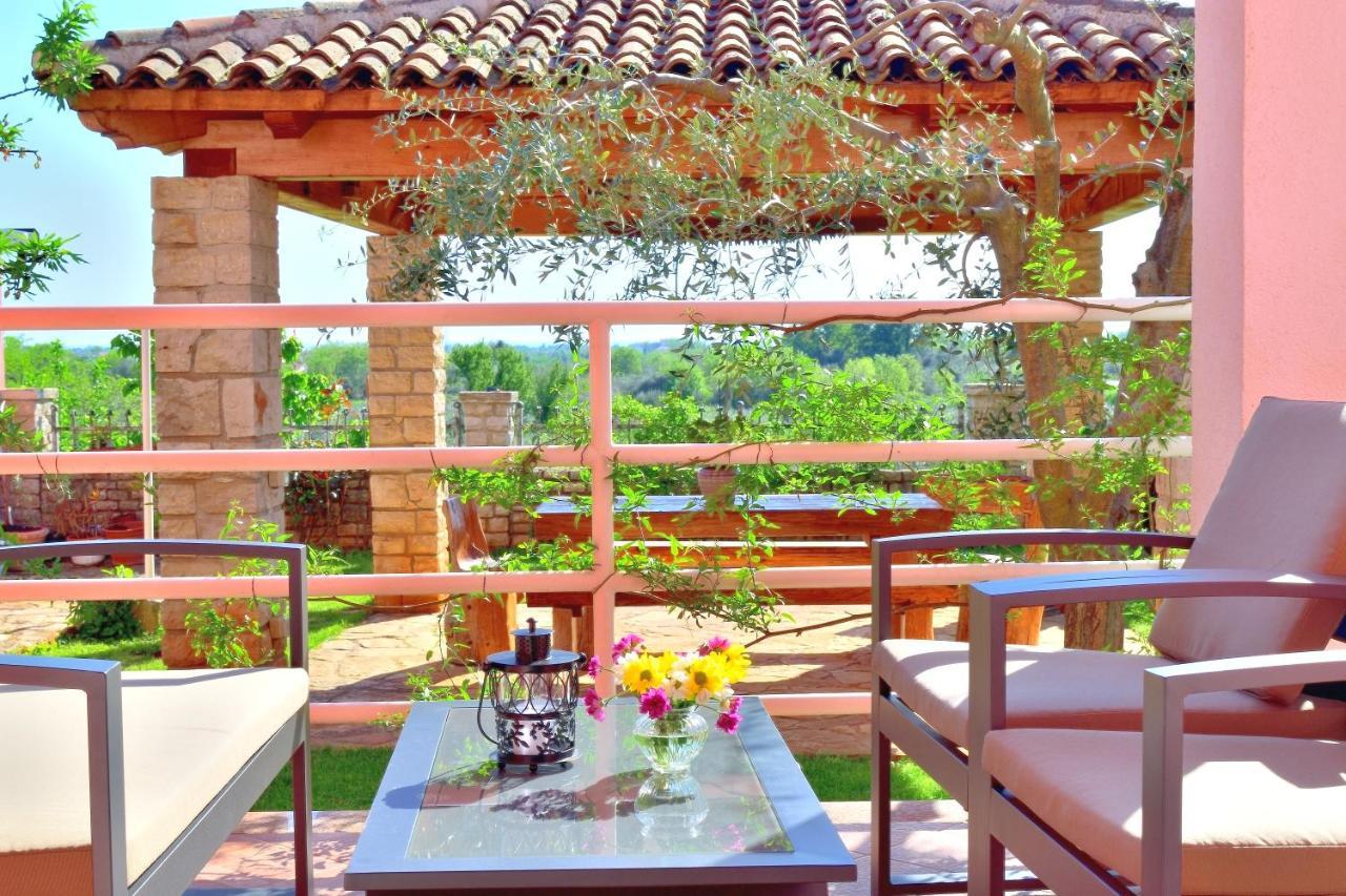 Apartment Domus Lauri Umag Ngoại thất bức ảnh