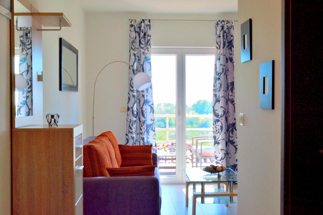 Apartment Domus Lauri Umag Ngoại thất bức ảnh